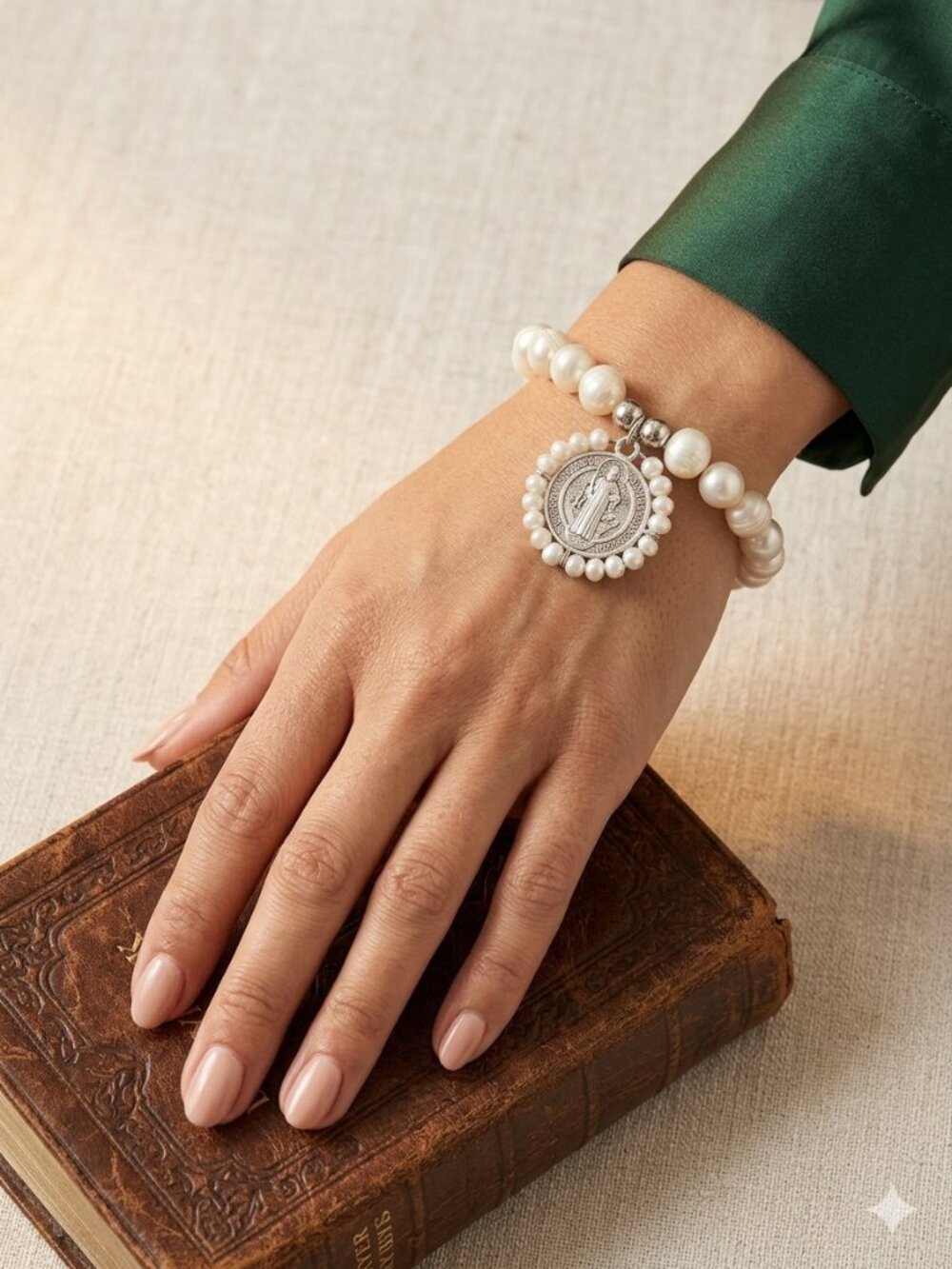 NWT Natural Freshwater Pearl Stretchy Bracelet w/ Pearl San Benito Medal Charm